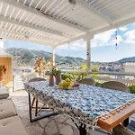 La Casa Del Limon - Sea Views & Walkable Location *